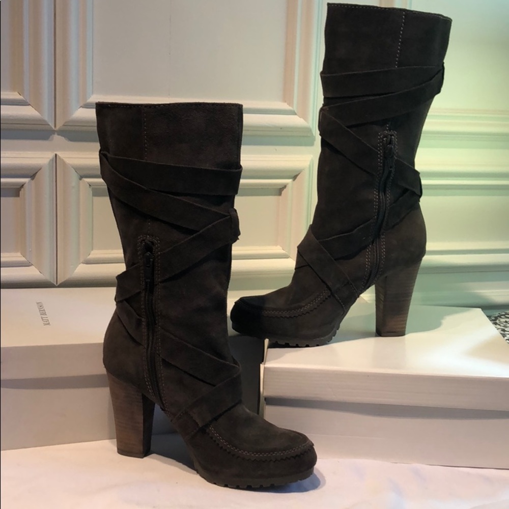 Suede boots